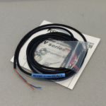 Keyence EV-108M Two-wire self contained amplifier proximity sensor - Image 3