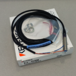 Keyence EV-108M Two-wire self contained amplifier proximity sensor