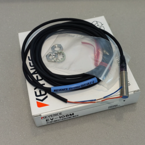 Keyence EV-108M Two-wire self contained amplifier proximity sensor