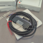Keyence FS-V31P Fiber Optic Sensor - Image 4