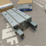 SMC MHY2-25D Finger Double Action Pneumatic Gripper - Image 2