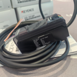 Keyence CZ-V21AP Fiber Optic Color Mark Sensor - Image 5