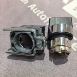 New Original Schneider XB4BD21 XB4 modular black selector switch - Image 5