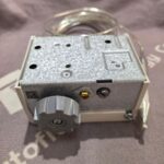 New Original Danfoss 060L112166 KP77 Mechanical Capillary Temperature Switch - Image 3