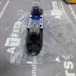 New Original YUKEN DSG-01-3C2-A240-N1-50 3 Position 4 Way Solenoid Directional Valve - Imagen 2