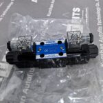 New Original YUKEN DSG-01-3C2-A240-N1-50 3 Position 4 Way Solenoid Directional Valve - Imagen 3