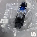 New Original YUKEN DSG-01-3C2-A240-N1-50 3 Position 4 Way Solenoid Directional Valve - Imagen 4