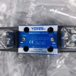 New Original YUKEN DSG-01-3C2-A240-N1-50 3 Position 4 Way Solenoid Directional Valve - Imagen 5